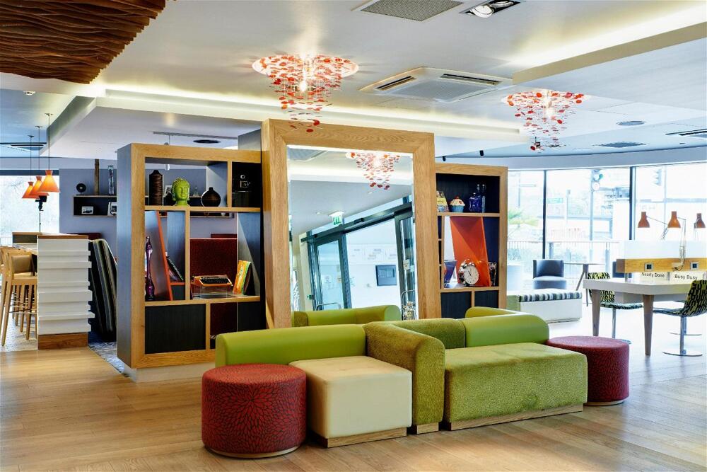 Photo – Holiday Inn London Brentford Lock, an IHG Hotel