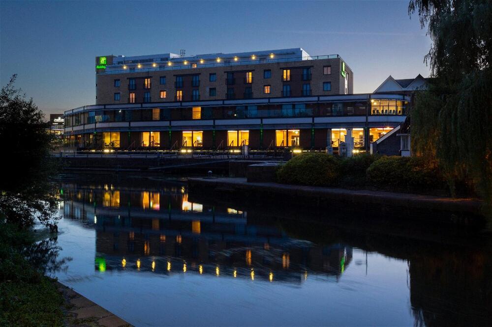 Photo – Holiday Inn London Brentford Lock, an IHG Hotel