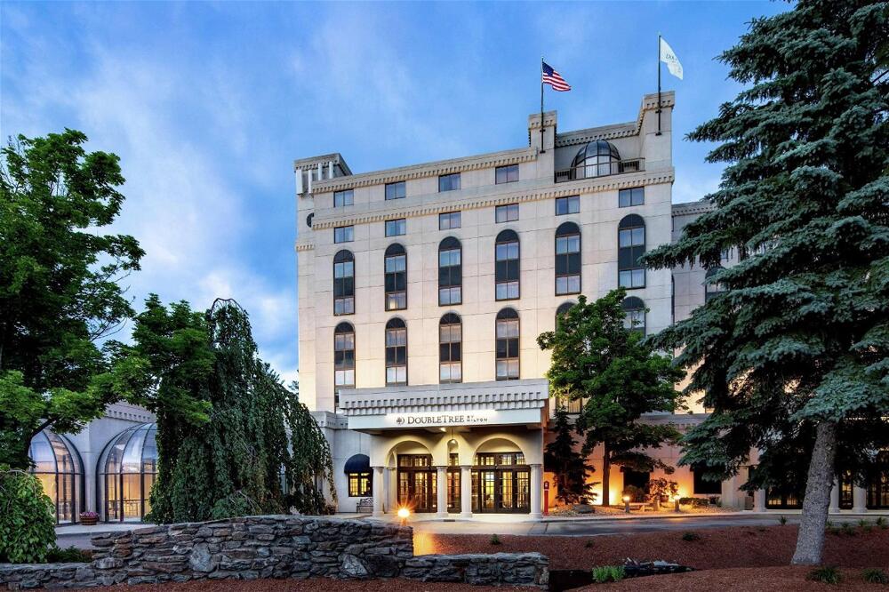 Foto del exterior de Hotel DoubleTree by Hilton Nashua