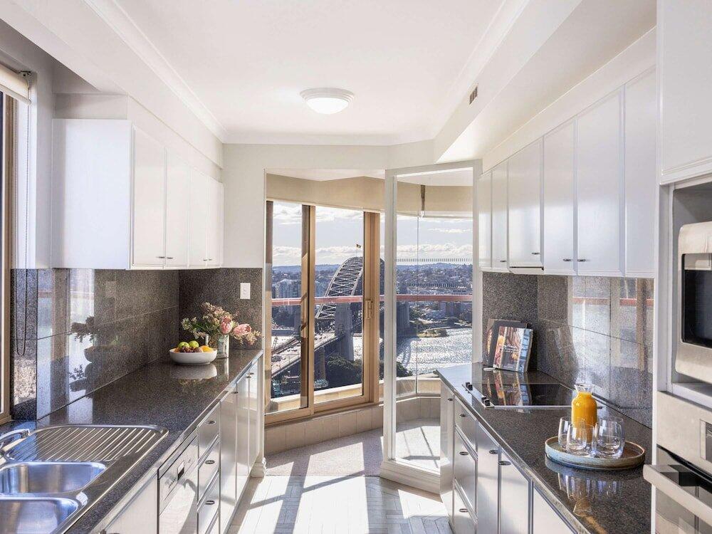 Foto de una habitación de Hotel The Sebel Quay West Suites Sydney