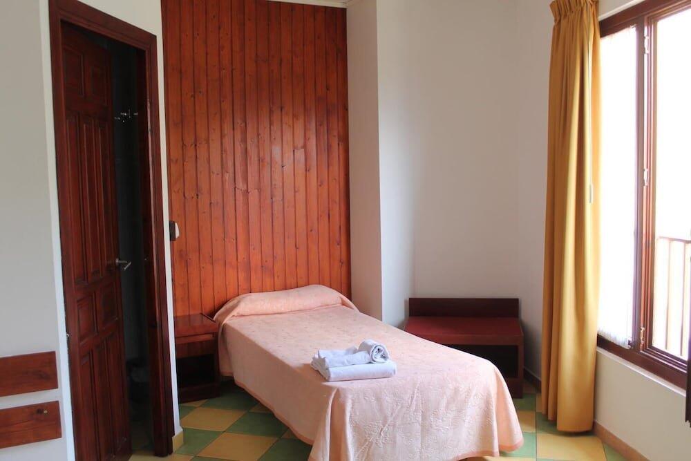 Room – Hostal León Dormido
