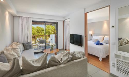Foto de una habitación de Aparthotel Hipotels Cala Bona Club