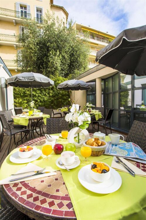 Foto de las zonas nobles de Hotel BEST WESTERN PLUS CANNES RIVIERA &amp;amp; SPA