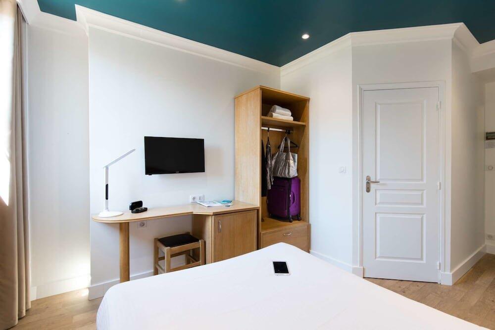 Foto de una habitación de The Originals Boutique, Grand Hôtel de la Gare, Toulon
