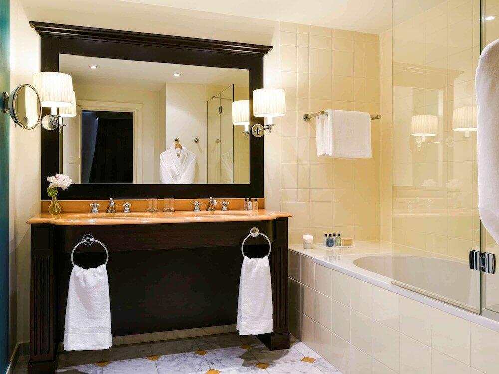 Foto de una habitación de Grand Hotel Beauvau Marseille Vieux Port - MGallery