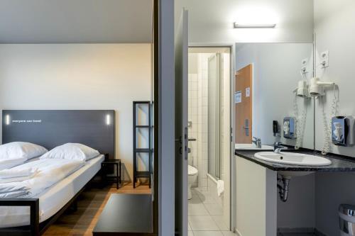 Bathroom – Hotel a&amp;amp;o Hamburg Hammer Kirche