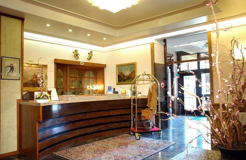 Foto de las zonas nobles de G. Hotel Des Alpes (Classic since 1912)