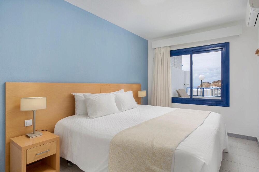 Foto general de Aparthotel Club Cala Blanca