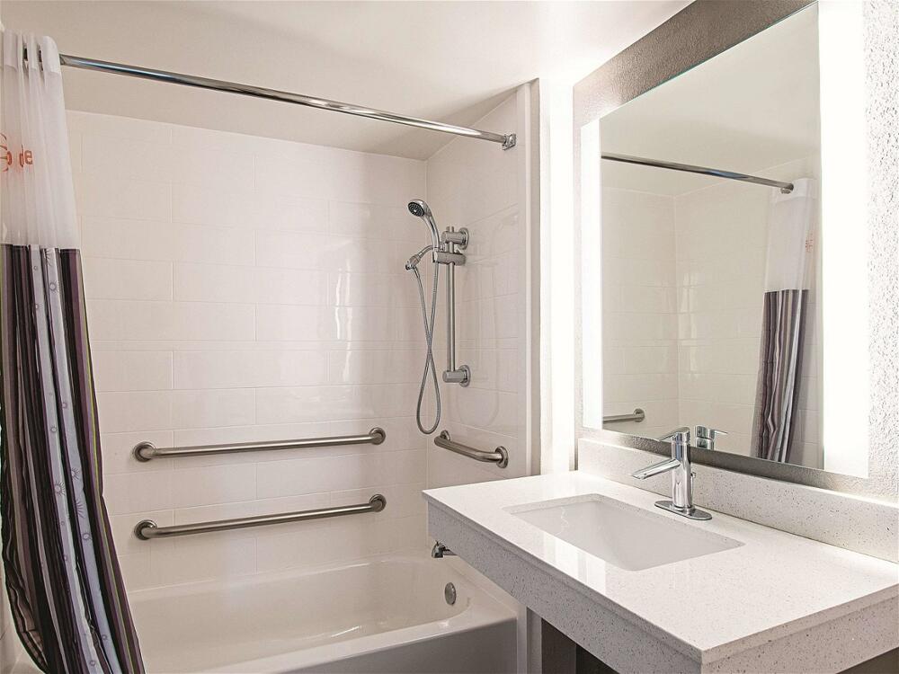 Foto del baño de Hotel La Quinta by Wyndham Cincinnati Sharonville