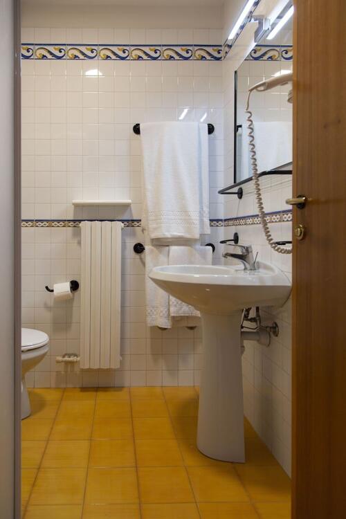 Foto del baño de Hotel Villa Paradiso