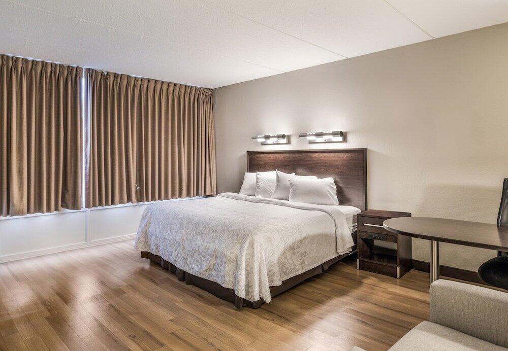 Foto de una habitación de Hotel Red Roof Inn PLUS+ Boston - Woburn/ Burlington