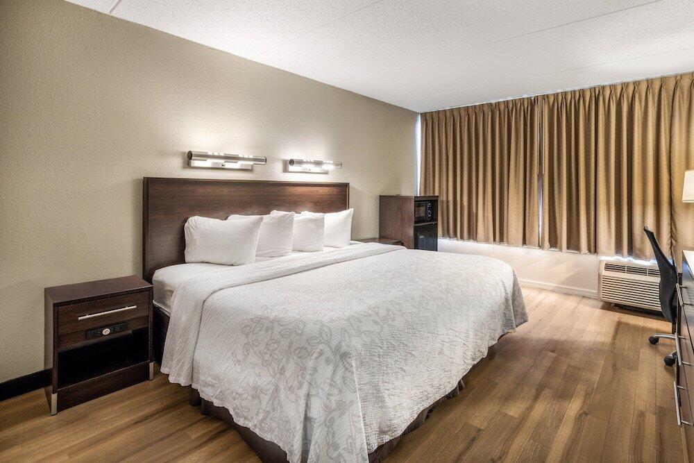 Foto de una habitación de Hotel Red Roof Inn PLUS+ Boston - Woburn/ Burlington