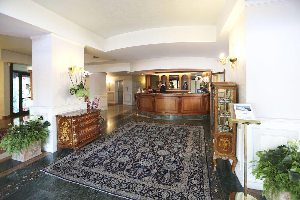 Foto de los servicios de Hotel Savoy Palace