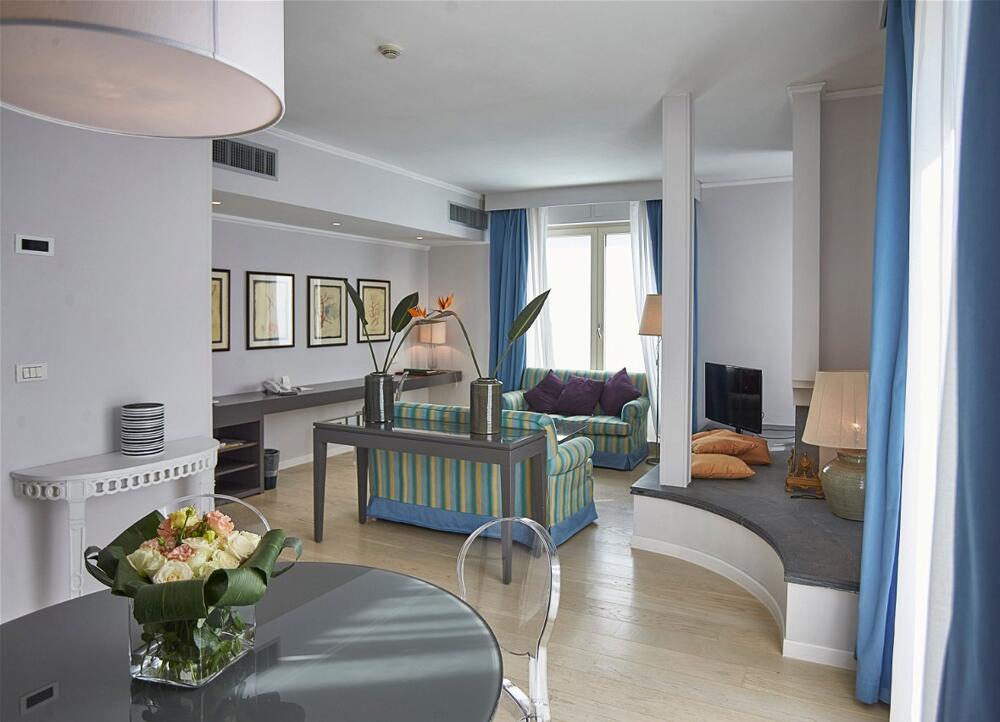 Foto de una habitación de Hotel Sina Astor