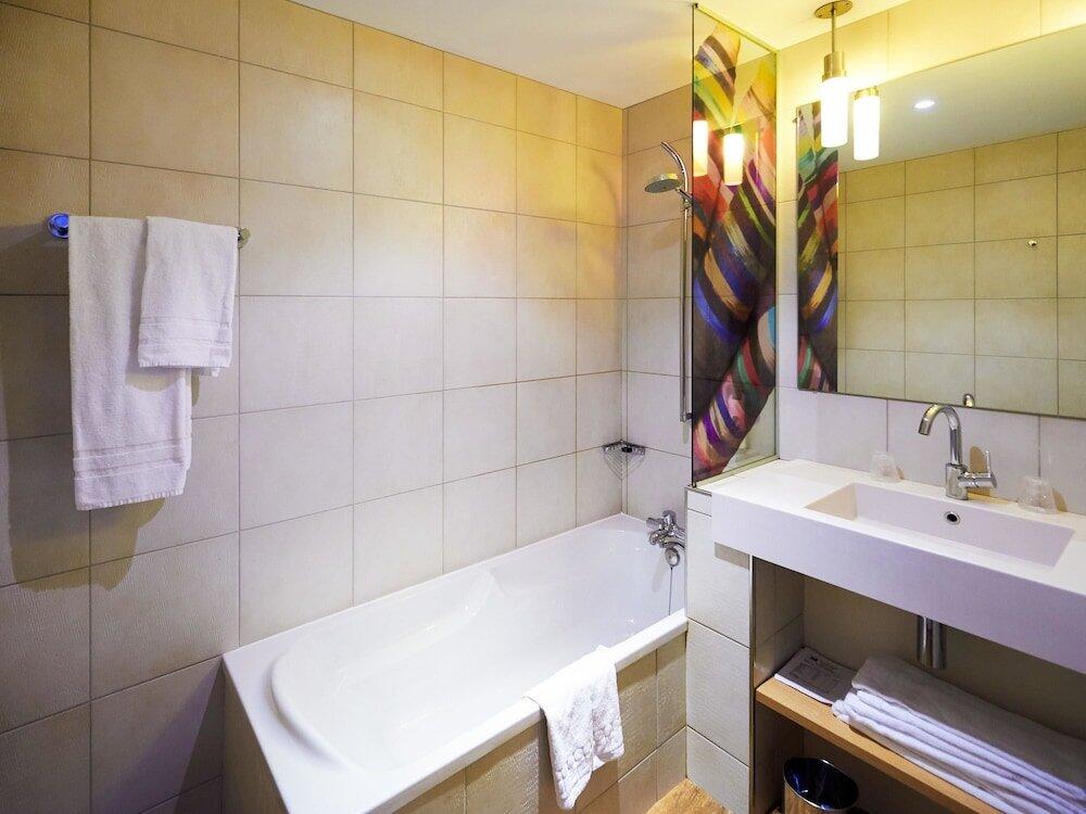 Foto del baño de Hotel ibis Styles Cholet