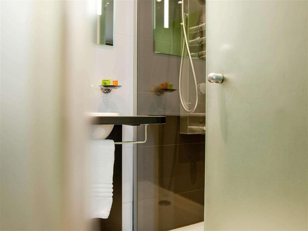 Foto de una habitación de Hotel ibis Styles Rennes Centre Gare Nord