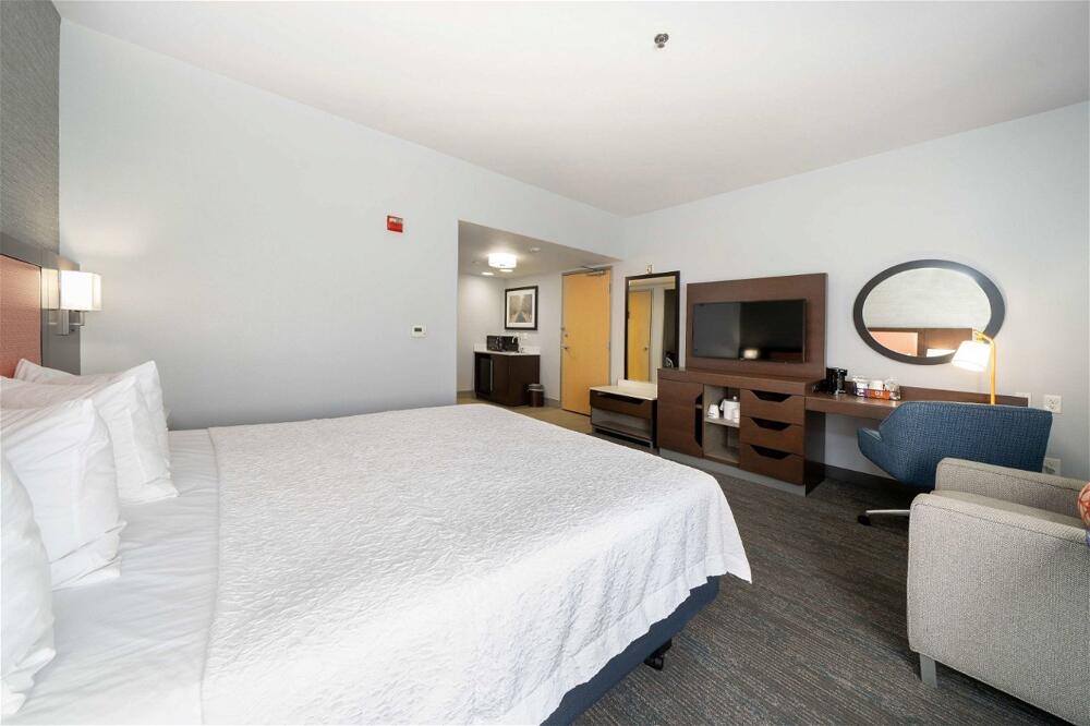 Foto de una habitación de Hotel Hampton Inn &amp;amp; Suites Modesto - Salida