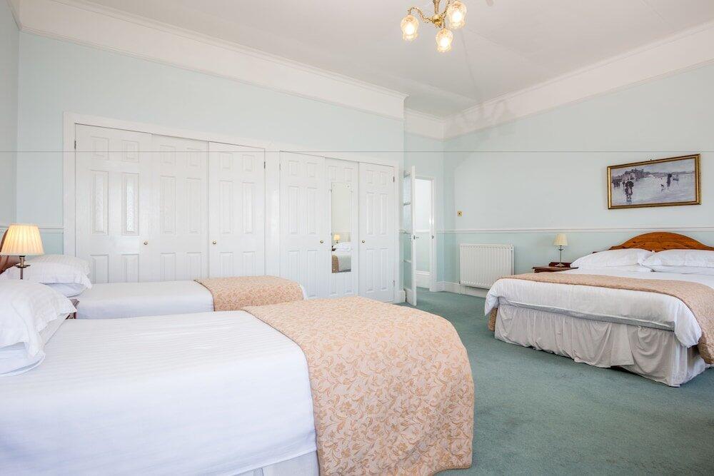 Foto de una habitación de The Queens Hotel