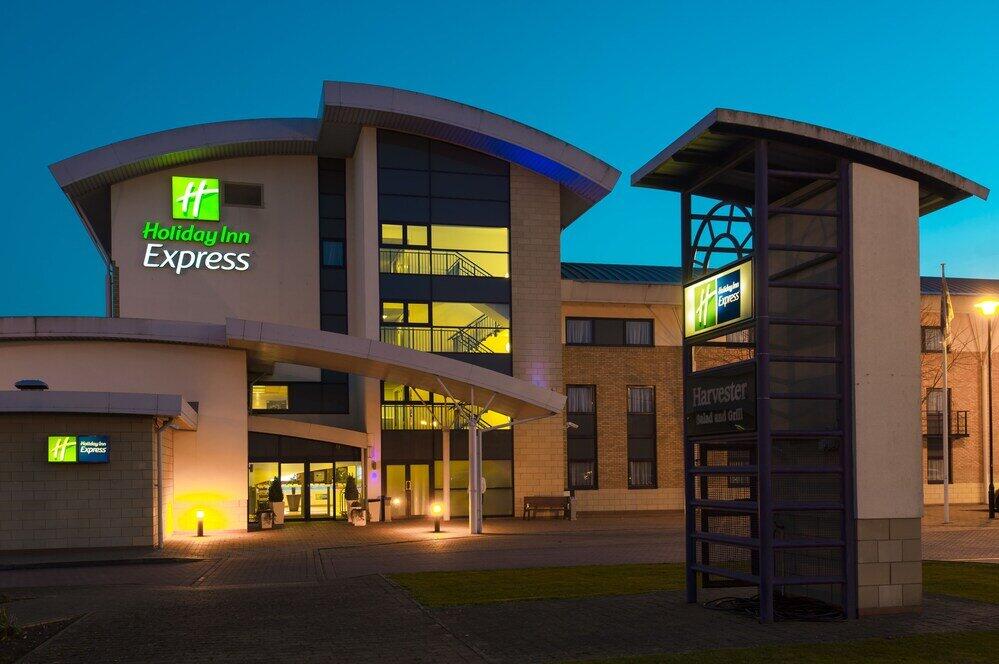 Foto de las zonas nobles de Holiday Inn Express Northampton - South, an IHG Hotel