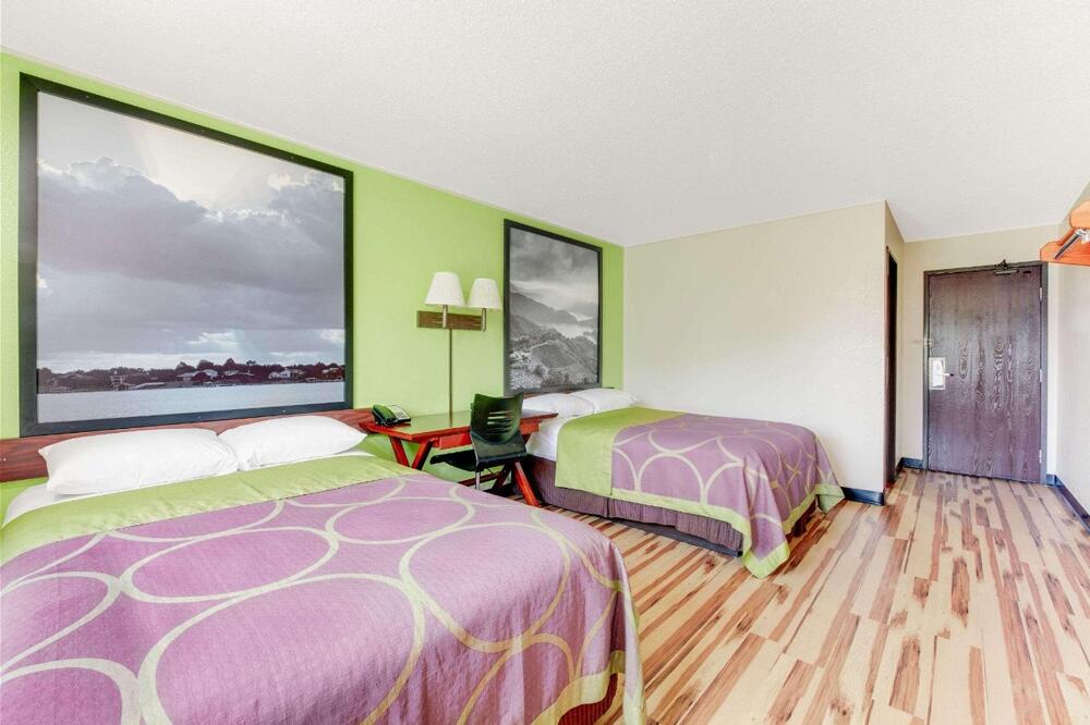 Room – Motel Super 8 by Wyndham Hagerstown