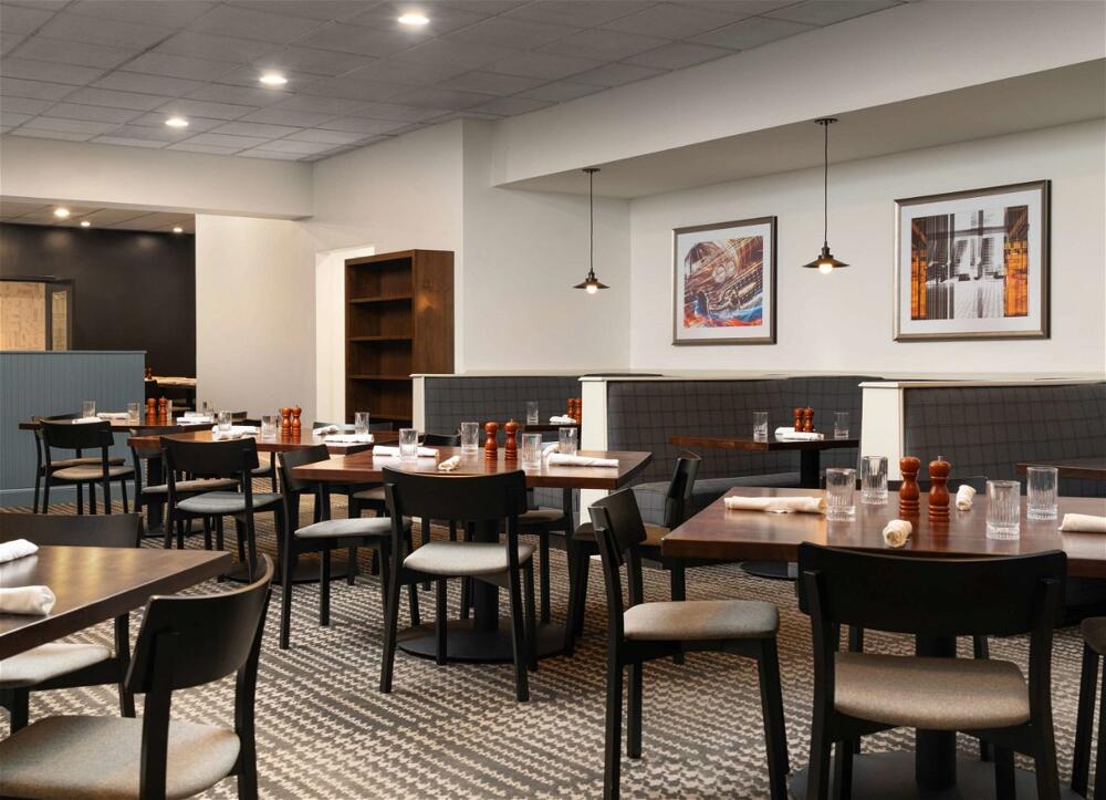 Foto de restauración de Hotel DoubleTree by Hilton Pittsburgh Airport