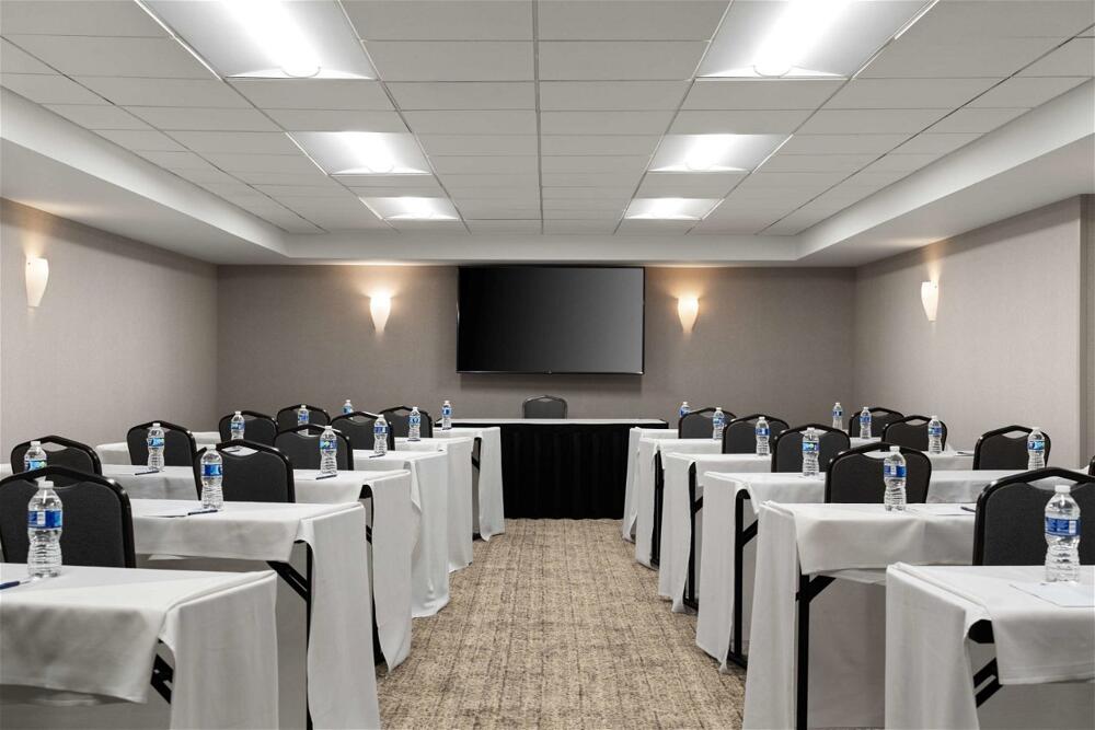 Foto de los servicios de Hotel DoubleTree by Hilton Pittsburgh Airport