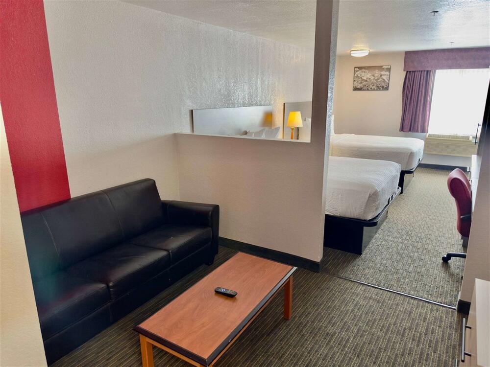 Foto de una habitación de SYLO Hotel Denver Airport, a Ramada by Wyndham