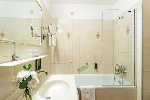 Foto del baño de Theaterhotel &amp;amp; Suites Wien