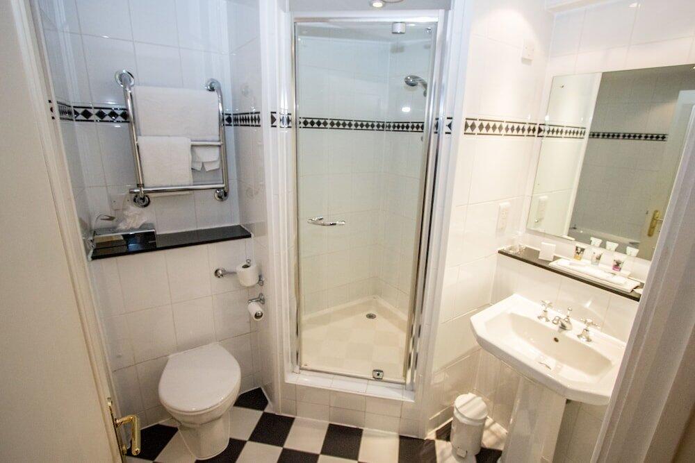 Foto del baño de Brandon Hall Hotel &amp;amp; Spa Warwickshire