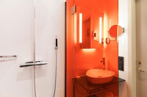 Foto del baño de ProfilHotels Riddargatan