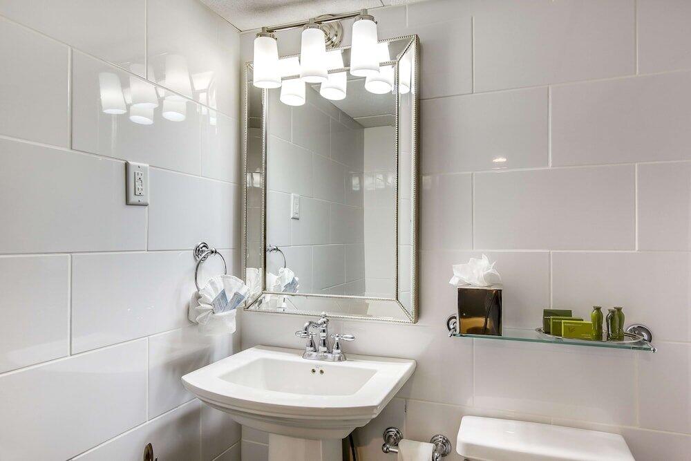 Foto del baño de Hotel The Campbell House Lexington, Curio Collection by Hilton