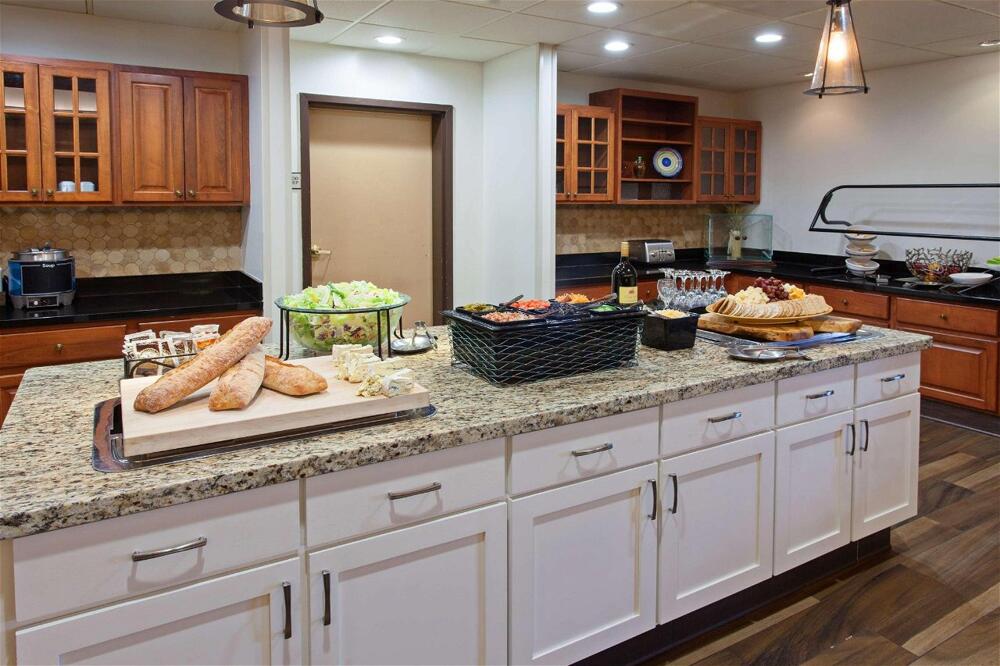 Dining – Hotel Homewood Suites Fairfield-Napa Valley Area