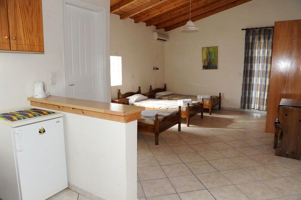 Foto de una habitación de Hotel Kavos Panorama Complex