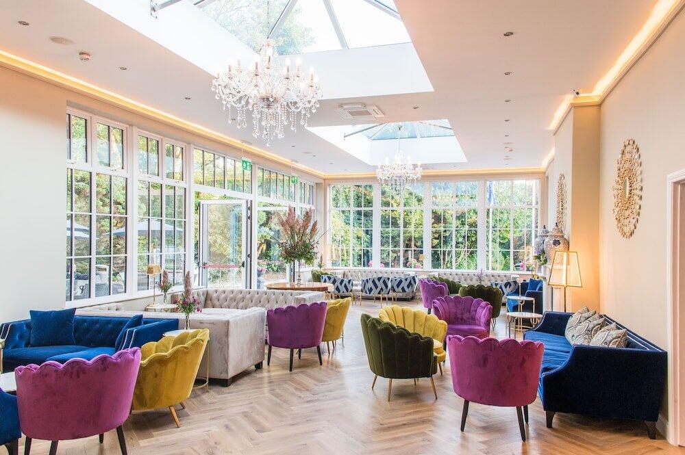 Foto de restauración de Cork&amp;#039;s Vienna Woods Hotel &amp;amp; Villas