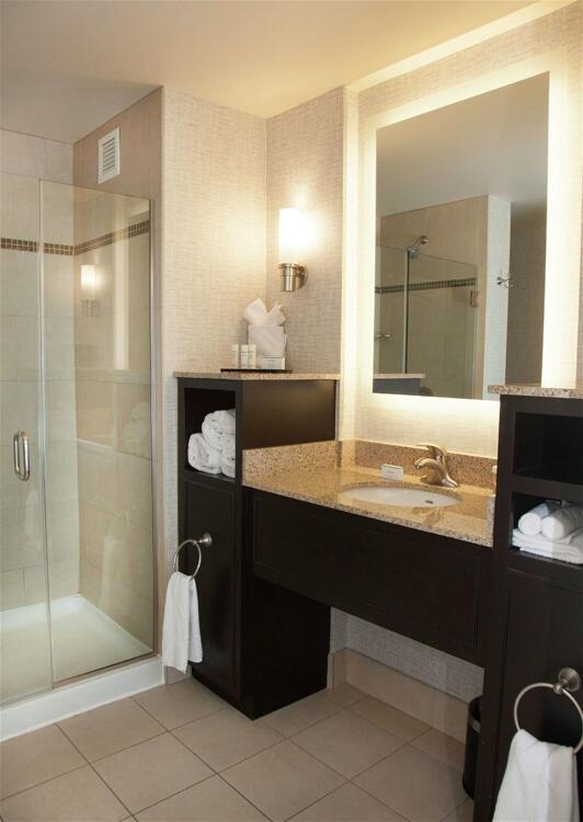 Foto del baño de Hotel Embassy Suites Columbus - Airport