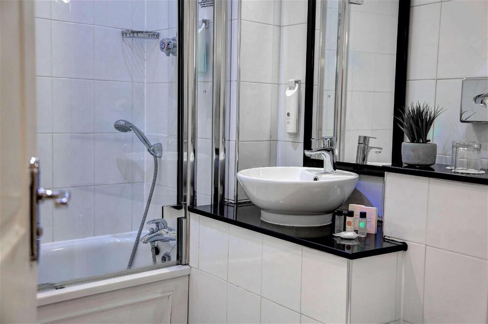 Foto del baño de The Midland Hotel, Sure Hotel Collection by Best Western