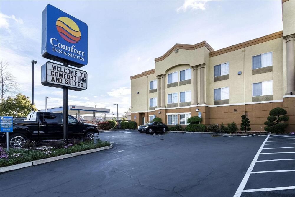 Foto de restauración de Hotel Comfort Inn &amp;amp; Suites Sacramento - University Area