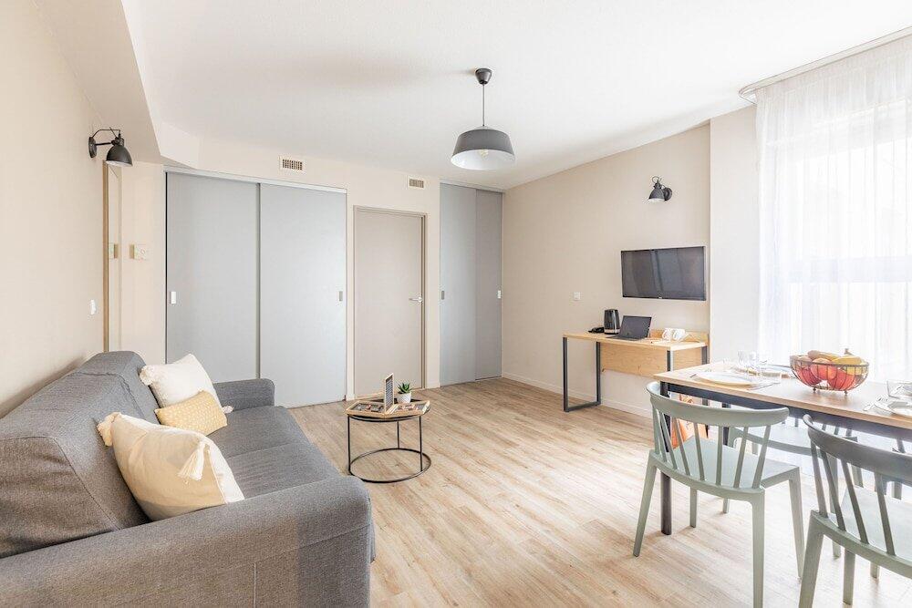 Foto de una habitación de Appart&amp;#039;City Valence Centre