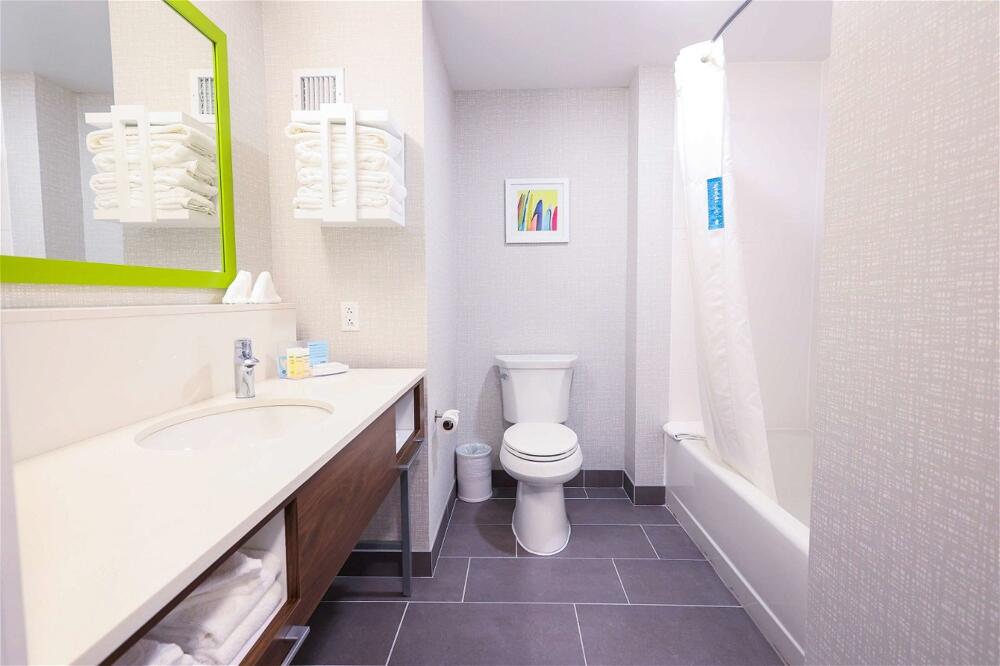 Bathroom – Hotel Hampton Inn Rehoboth Beach