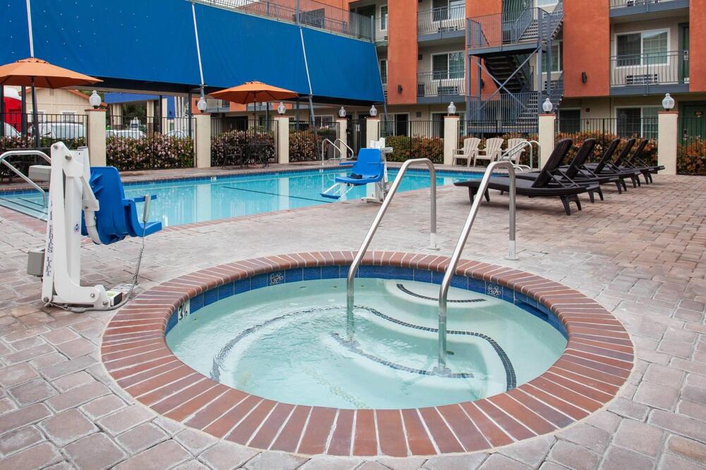 Foto de los servicios de Hotel Travelodge Inn &amp;amp; Suites by Wyndham Anaheim on Disneyland Dr