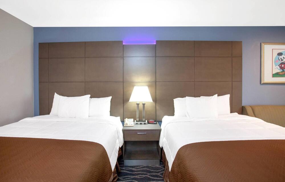 Foto de una habitación de Hotel Travelodge Inn &amp;amp; Suites by Wyndham Anaheim on Disneyland Dr