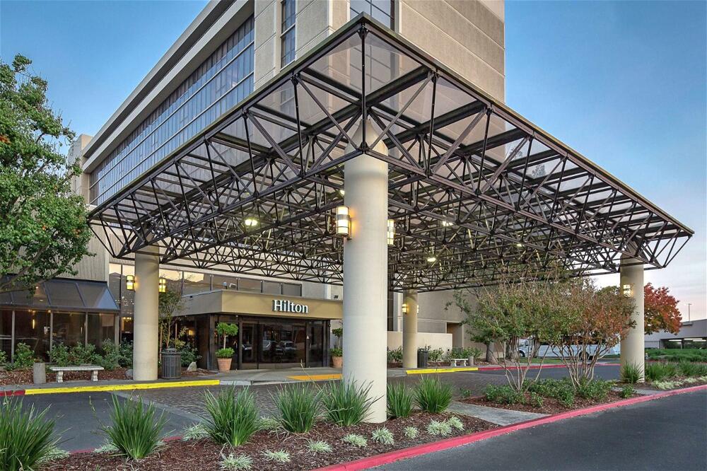 Foto del exterior de Hotel Hilton Sacramento Arden West