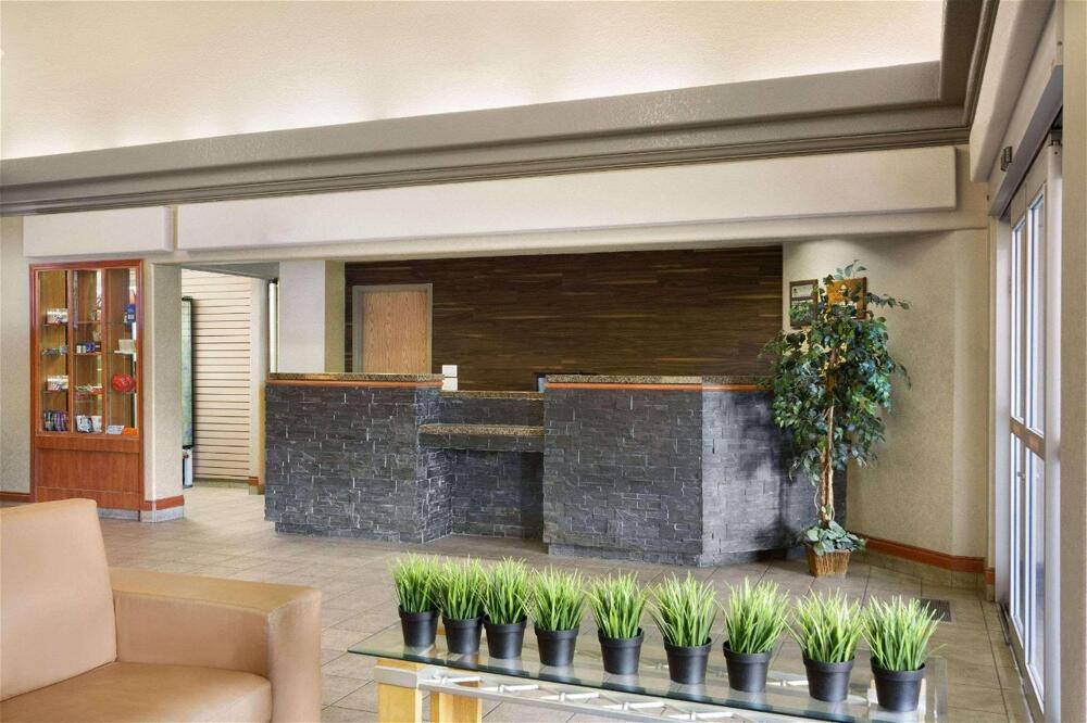 Foto general de Hotel Days Inn by Wyndham Calgary Airport