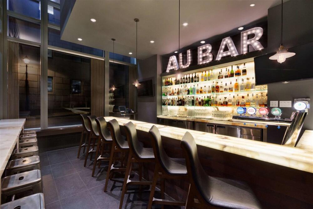 Foto de restauración de Hotel Embassy Suites by Hilton - Montreal
