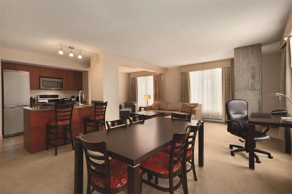 Foto de una habitación de Hotel Embassy Suites by Hilton - Montreal