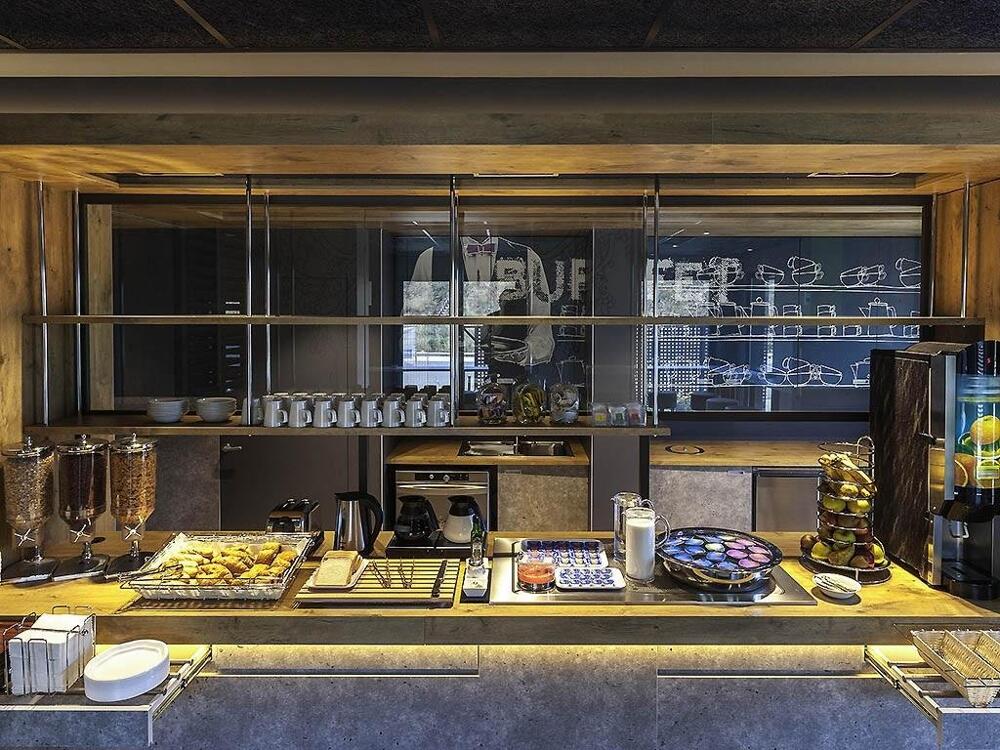 Foto de restauración de Hotel Ibis Budget Valencia Alcasser