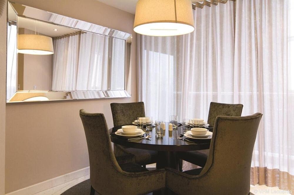 Photo – Hotel Pennsylvania Suites