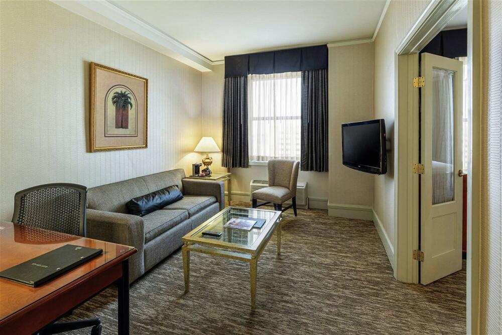 Foto de una habitación de Hotel Hilton Cincinnati Netherland Plaza