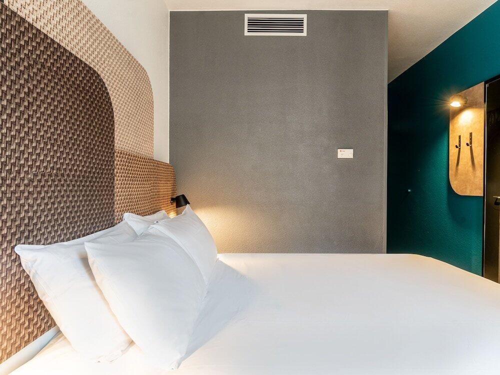 Foto de una habitación de B&amp;amp;B HOTEL Marseille Prado Parc des expositions