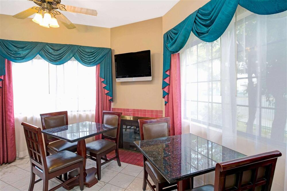 Foto de las zonas nobles de Hotel Travelodge by Wyndham Lynwood